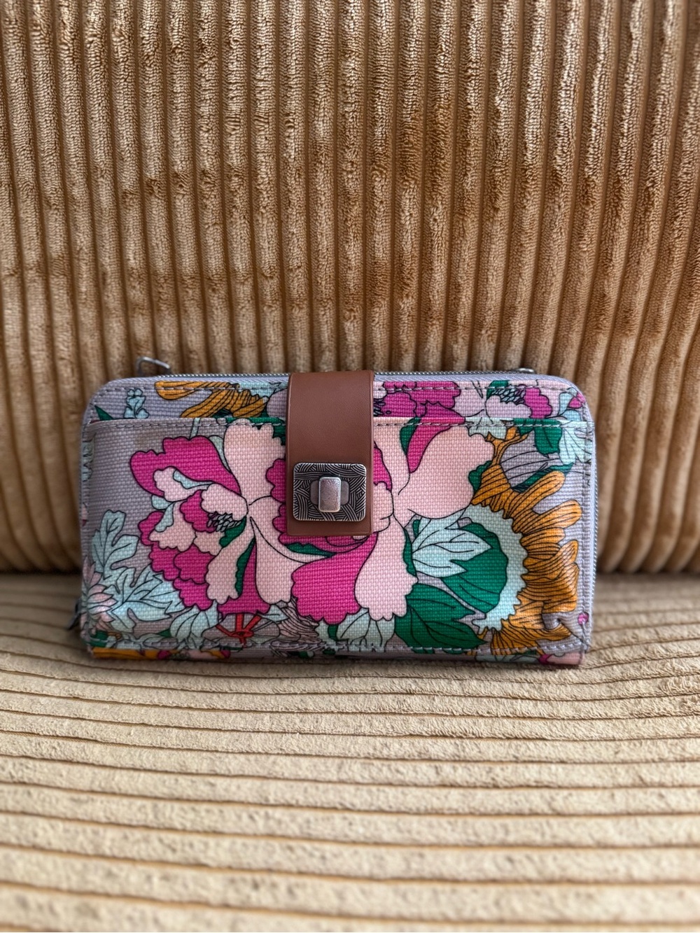Sakroots Floral Coated Canvas Wallet/Crossbody — Preloved, Great Condition